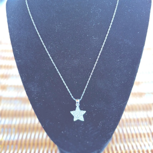 Vintage Jewelry - 1990’s Blingy Star 16” Pendant Necklace